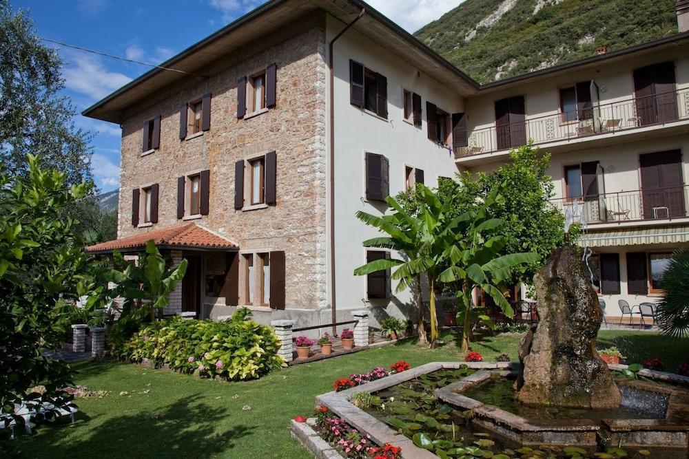 Hotel San Carlo Malcesine Eksteriør bilde